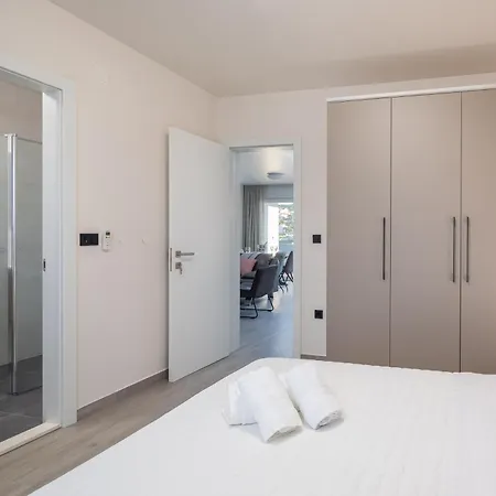 Prestige 2 * Trogir